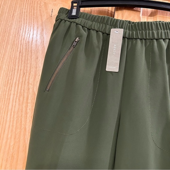 J. Crew Green Joggers with Elastic Cuffs and Comfortable Fit - Picture 5 of 7